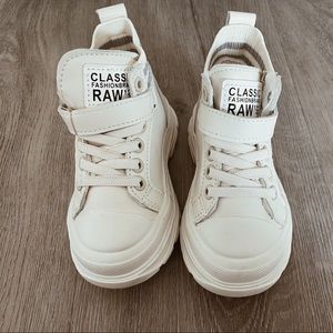 Baby beige strapped boots ♡